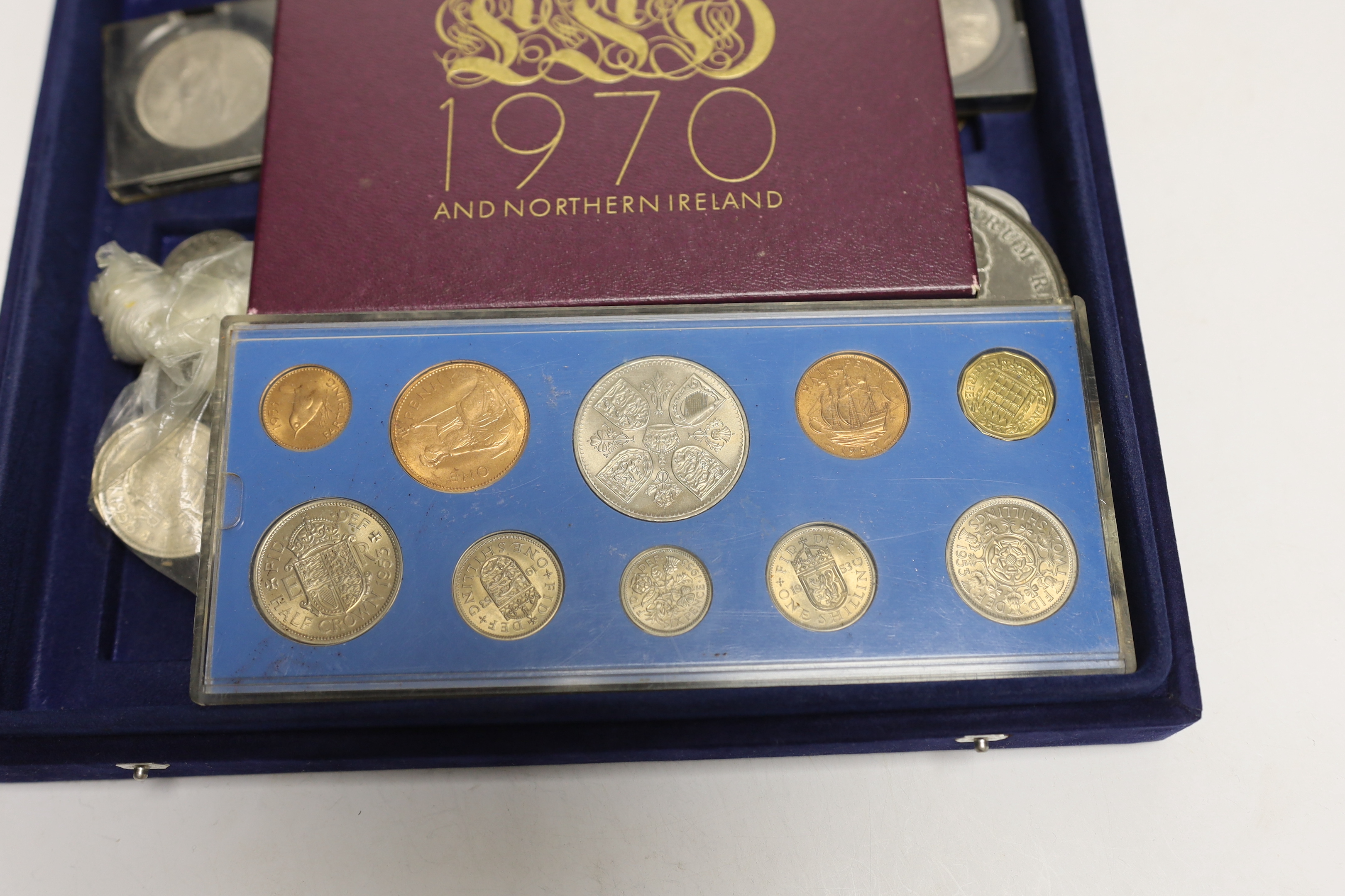 World coins and British commemorative medals, including George IV and Victoria coronation medals, QEII 1953 BUNC year set, 1970 proof coin set, various GVI to QEII half crowns and mix of 18th / 20th century world coins